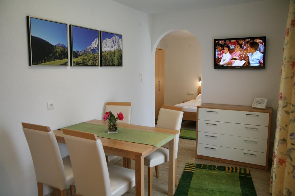Apartmenthaus Dornroeschen Ramsau am Dachstein Bilik gambar